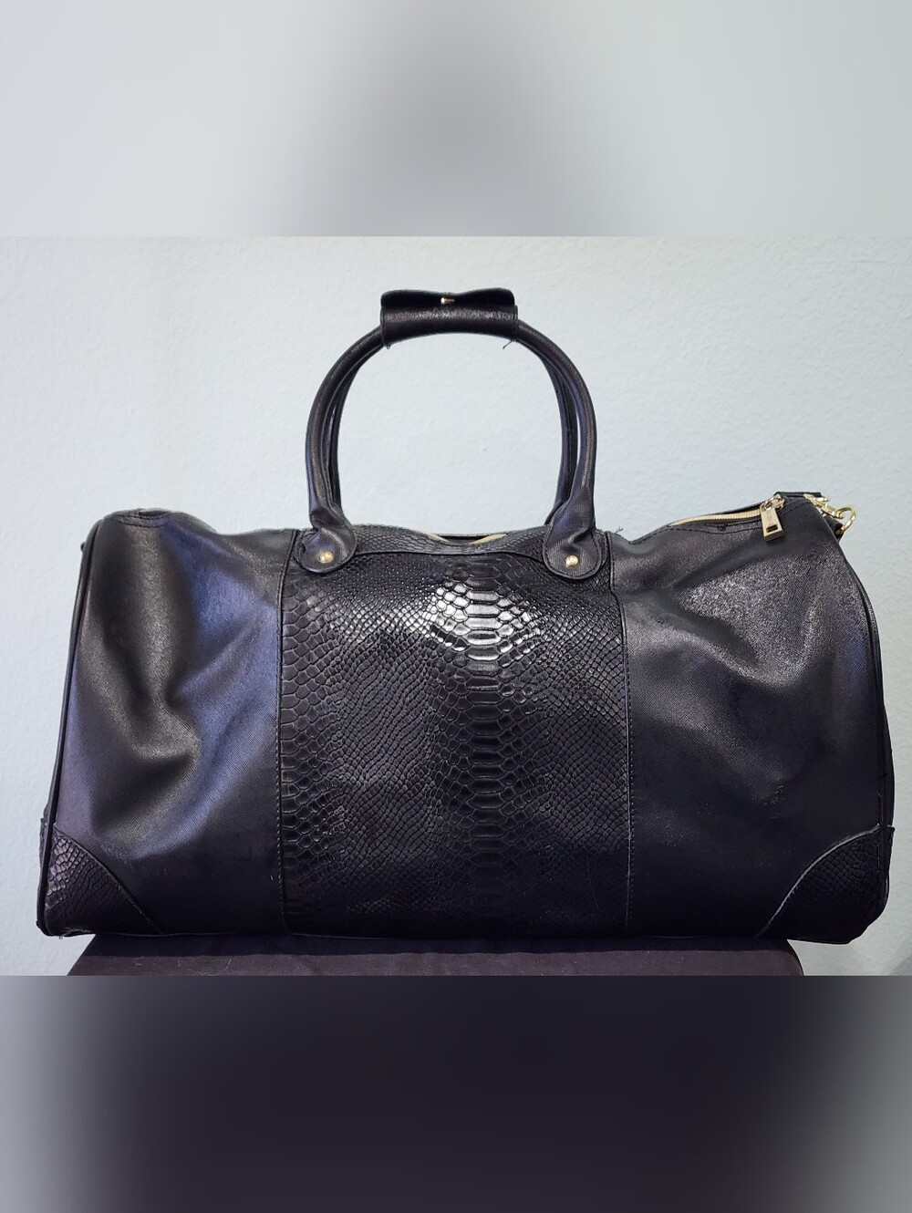 Bebe | Ellisa 22" Weekend Travel Duffel Bag | Black & Gold Faux Snakeskin - Picture 3 of 11